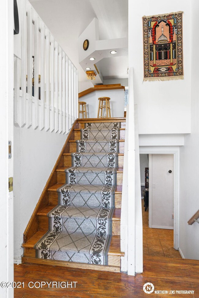 4 Entry_Stairway