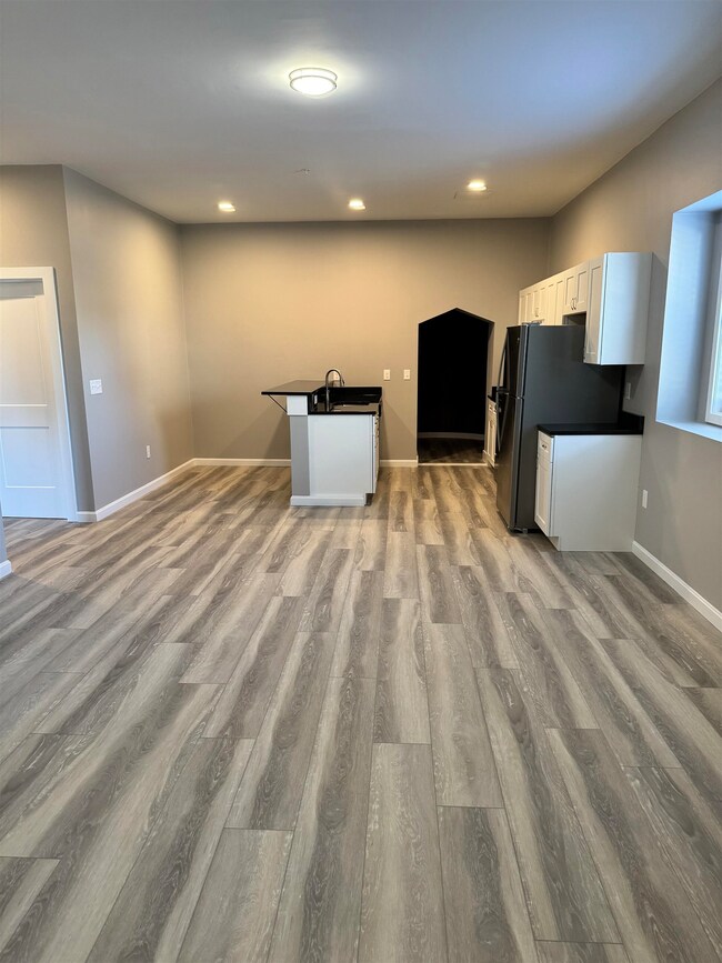 45 Monarch Way unit 104, Portsmouth, NH 03801 - photo 5