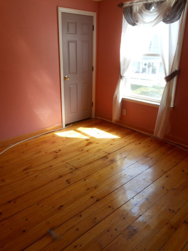 364 Holly Ave, Manchester, NH 03103 - photo 2