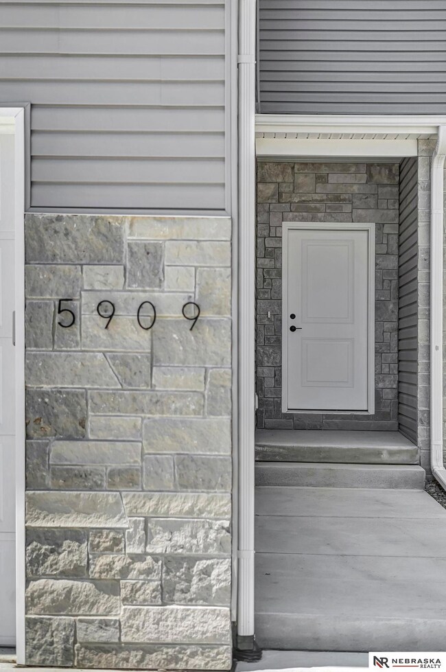 5909 S 94th St, Lincoln, NE 68526 - photo 7