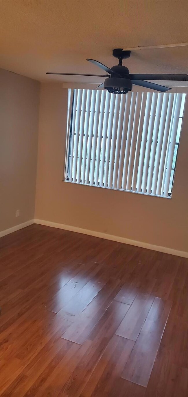 212 Lake Pointe Dr unit 314, Oakland Park, FL 33309 - photo 7