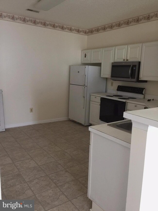 7113 Sandown Cir unit 203, Windsor Mill, MD 21244 - photo 7