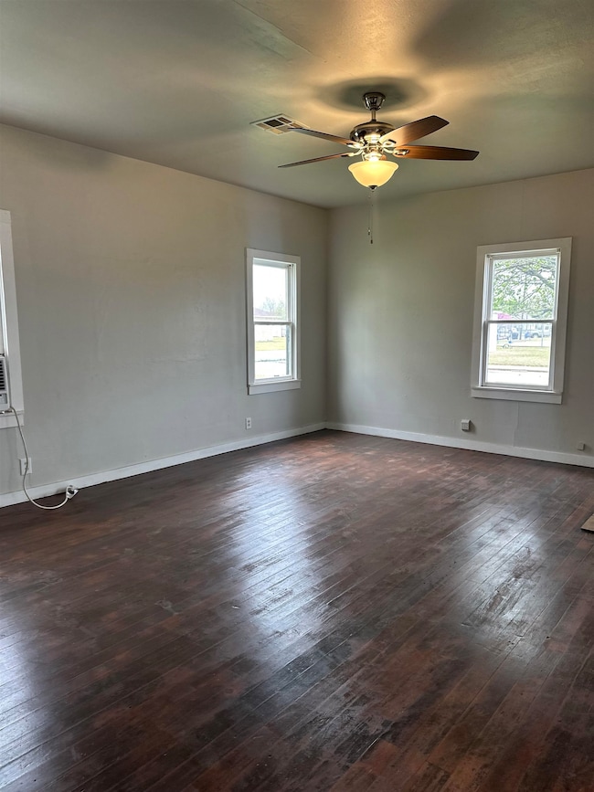 602 N Montgomery Ave, Watonga, OK 73772 - photo 5