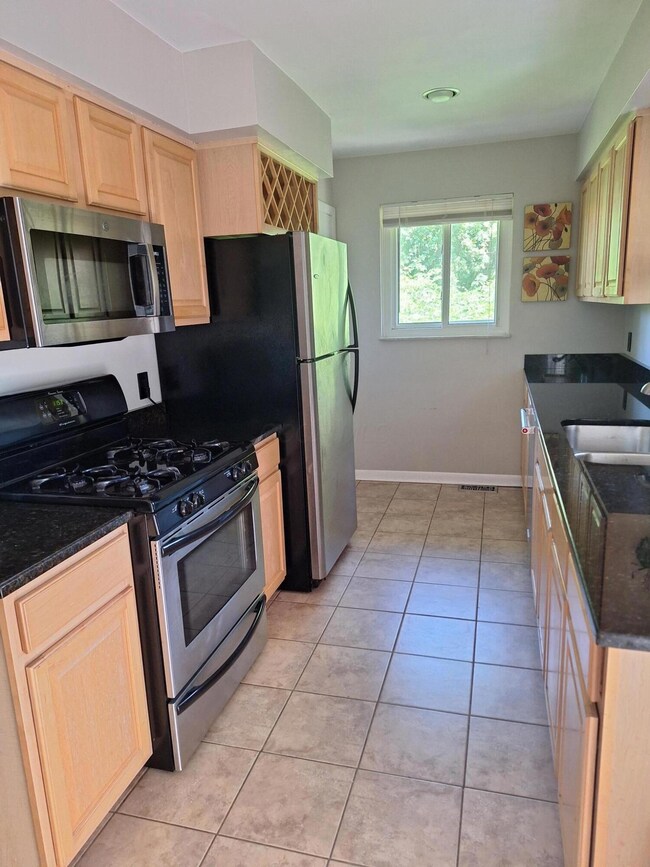 3704 McGuffey Rd, Columbus, OH 43224 - photo 2