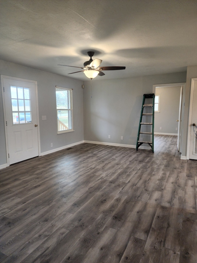 NEW Premium vinyl flooring & new ceiling fan