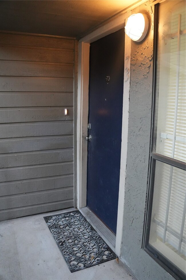6601 Sands Point Dr unit 73, Houston, TX 77074 - photo 2