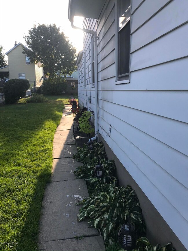 56 Hillside St, Wilkes Barre, PA 18702 - photo 6