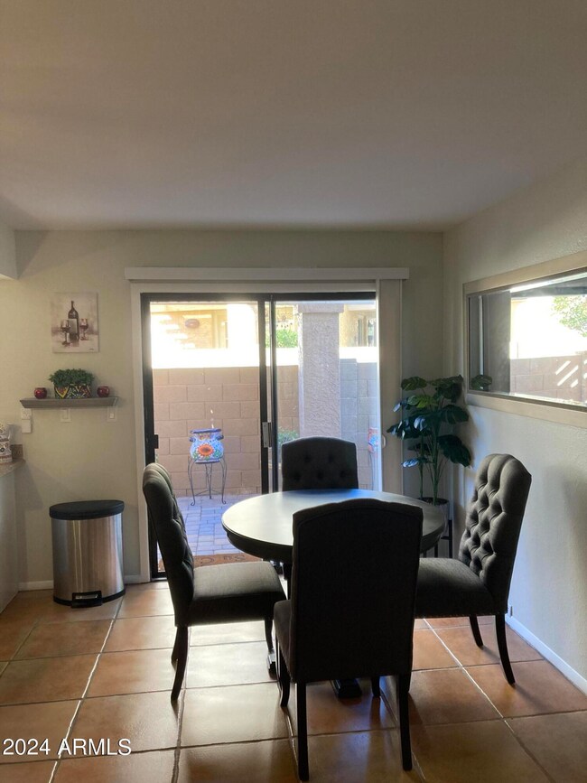 10407 N 11th St unit 3, Phoenix, AZ 85020 - photo 7