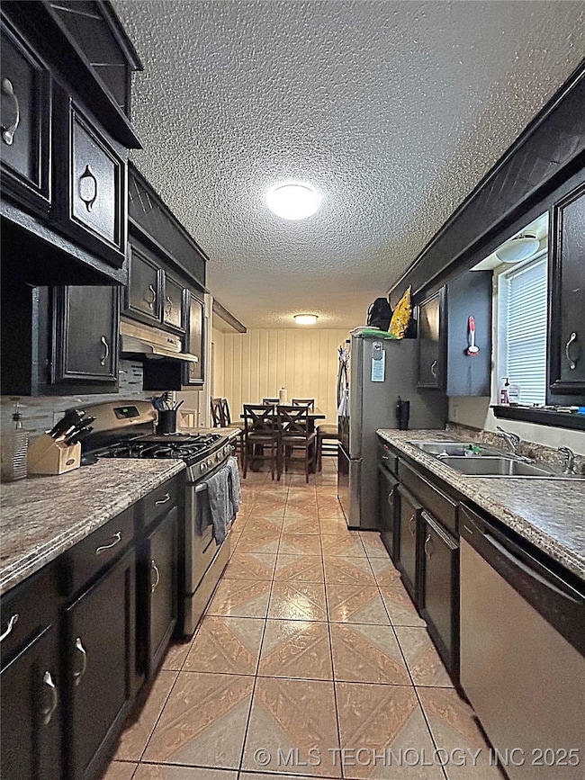 Lovely Kitchen with Stainless Steel Appliances