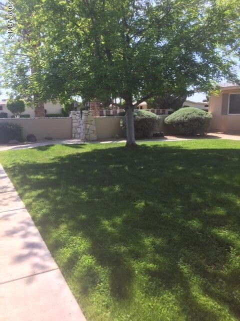 10912 W Santa fe Dr unit 15B, Sun City, AZ 85351 - photo 2
