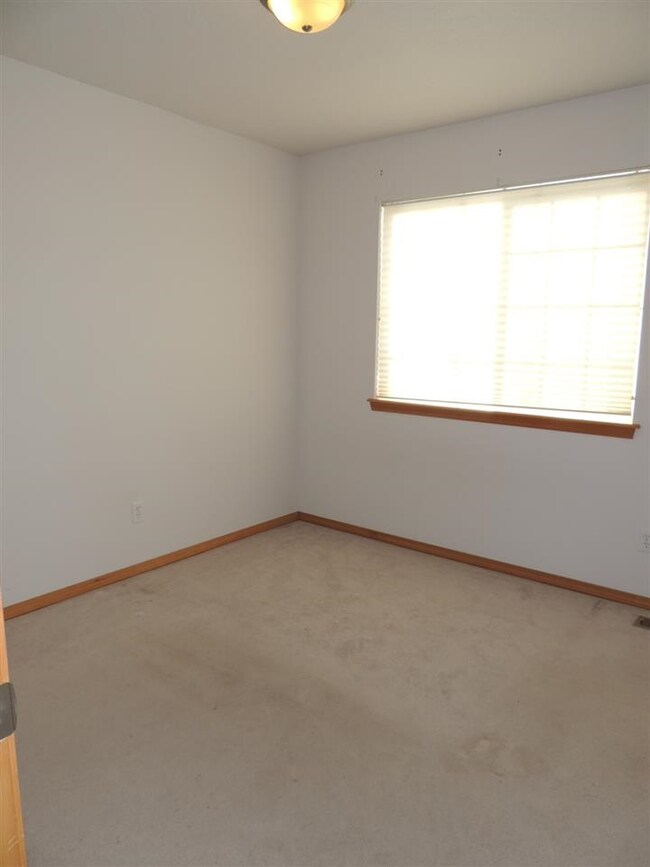 517 E Norma Lee Ave, Medical Lake, WA 99022 - photo 7