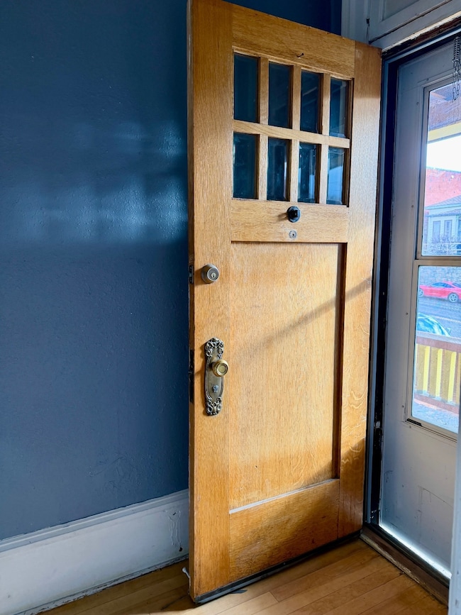 527 W Park St, Butte, MT 59701 - photo 4