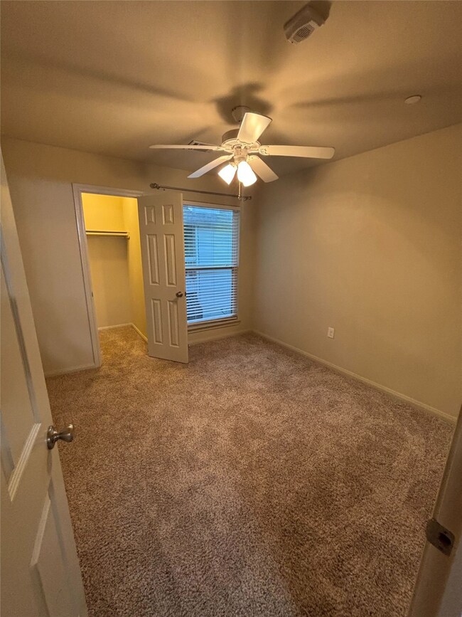 7600 Emmett f Lowry Expy unit 404, Texas City, TX 77591 - photo 4