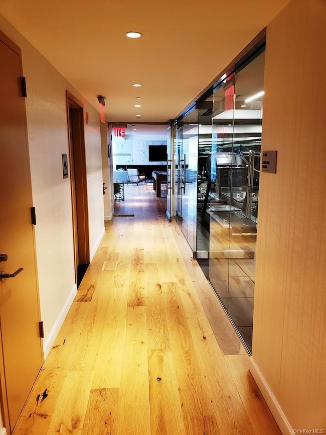 Flushing Commons Residences unit 8G, Flushing, NY 11354 - photo 3