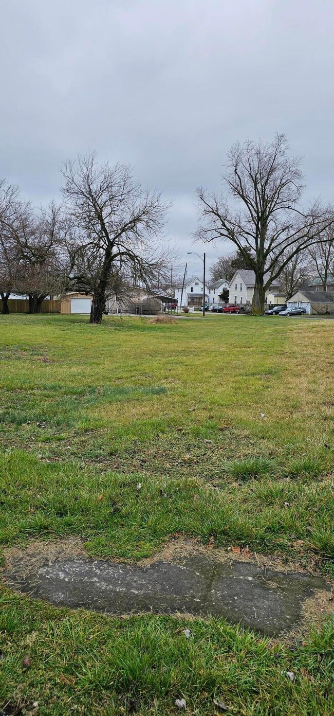 864 Kenton Ave, Marion, OH 43302 - photo 4