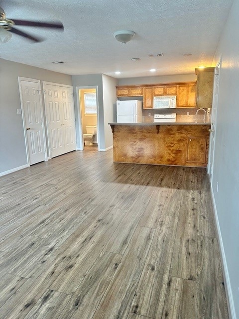 404 Peach St unit 1, Tomball, TX 77375 - photo 5