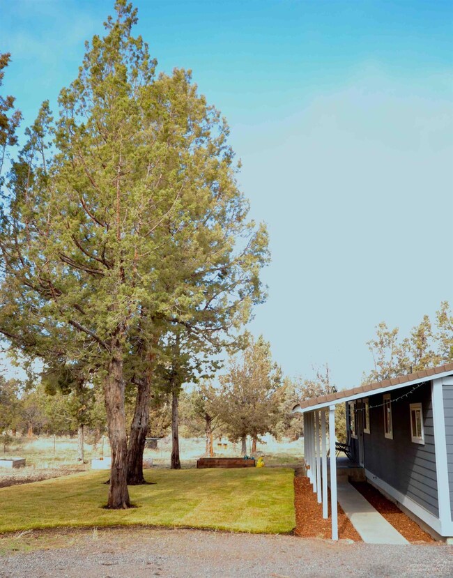 22956 Arroyo Ct, Bend, OR 97701 - photo 2