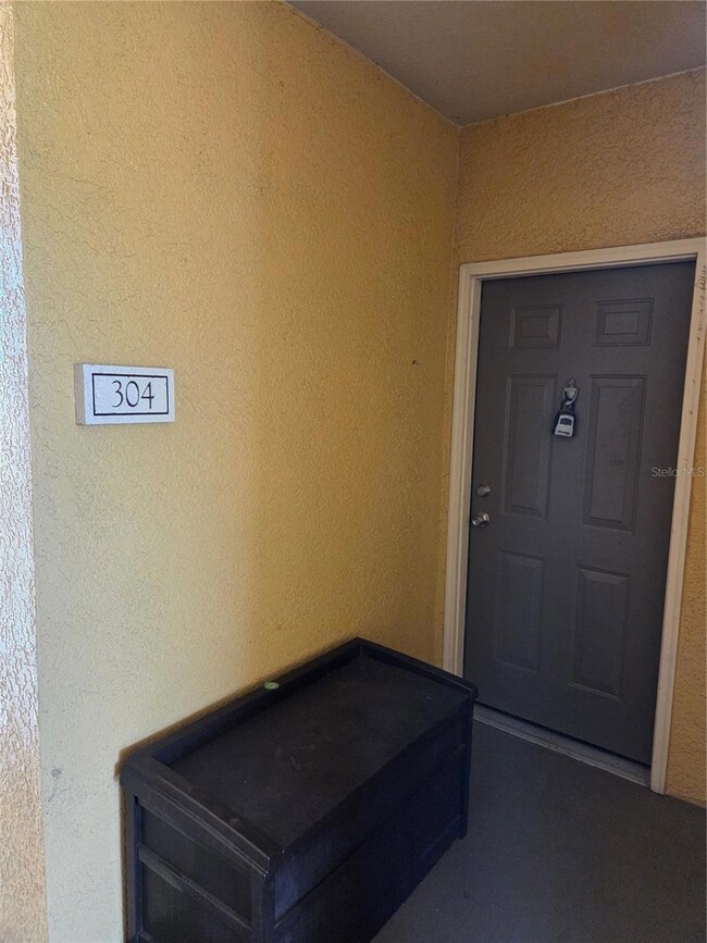 6157 Metrowest Blvd unit 304, Orlando, FL 32835 - photo 3