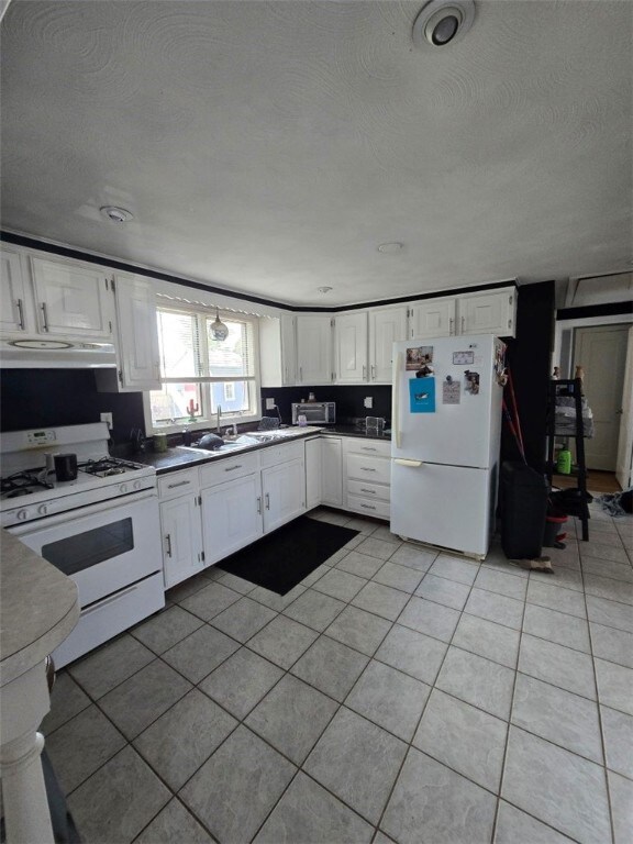 18 Parade Rd, Warwick, RI 02886 - photo 5