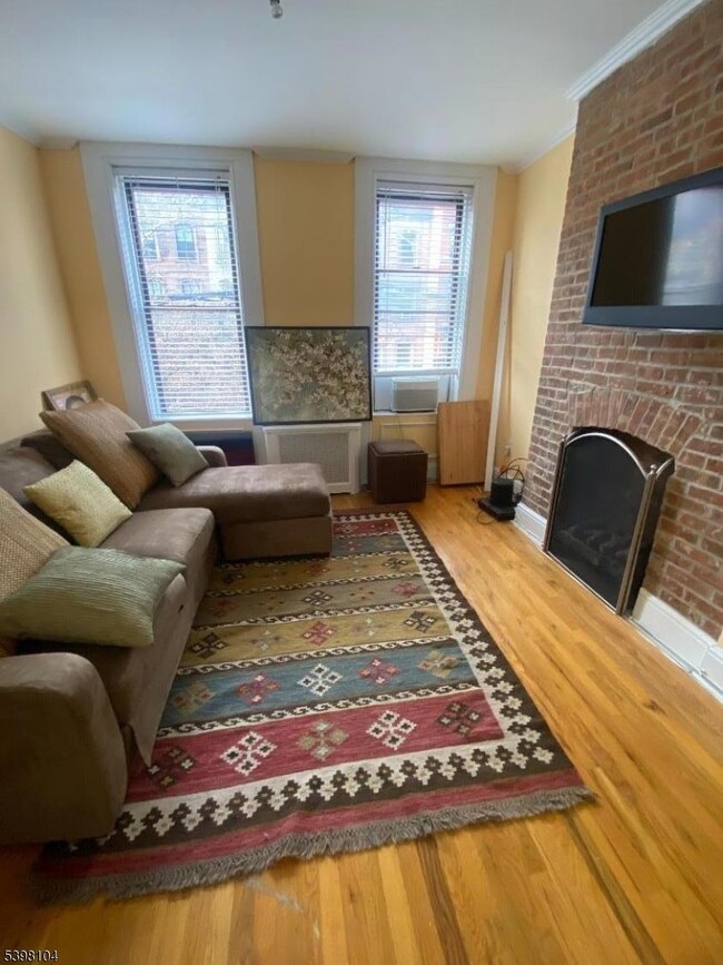 208 Washington St unit 2A, Jersey City, NJ 07302 - photo 3