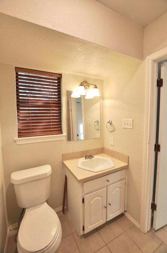 303 Cherry St, Weatherford, TX 76086 - photo 7