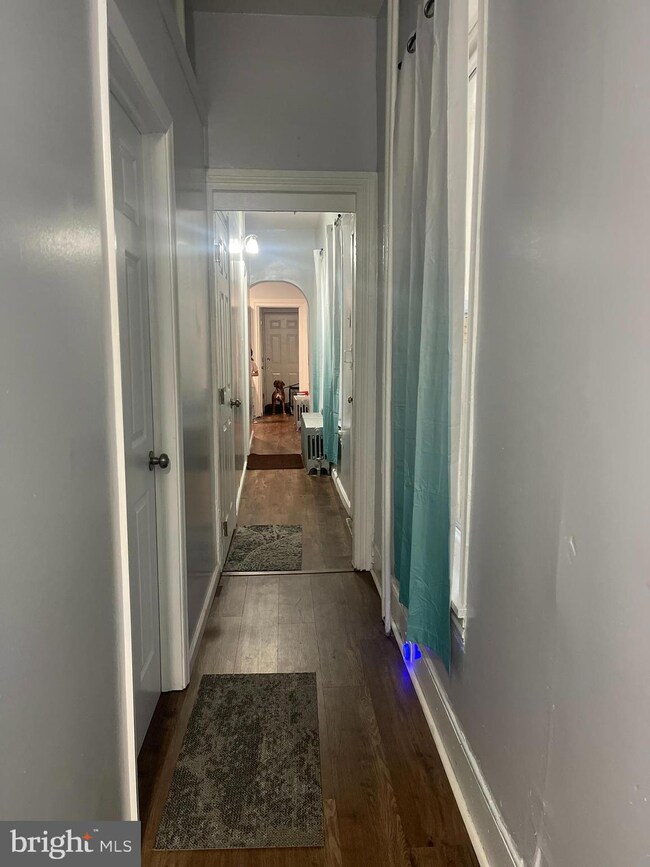 308 N 4th St, Reading, PA 19601 - photo 4