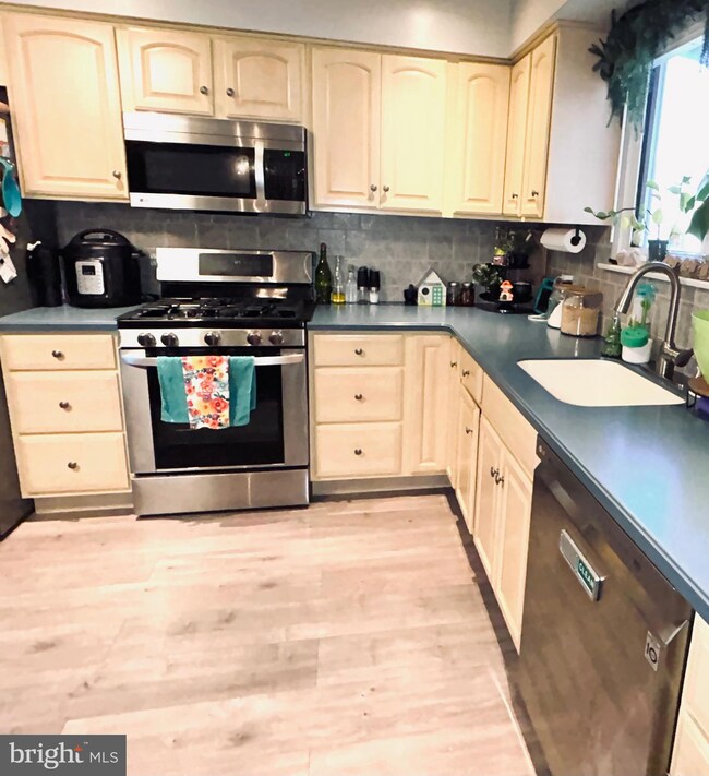 22 Eaton Cir, Clementon, NJ 08021 - photo 5