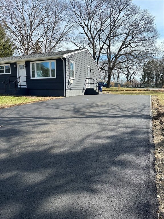 32 Becker St, Warwick, RI 02886 - photo 4