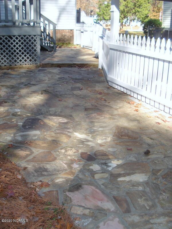 3909 Benjamin Ct 1632x1224-046