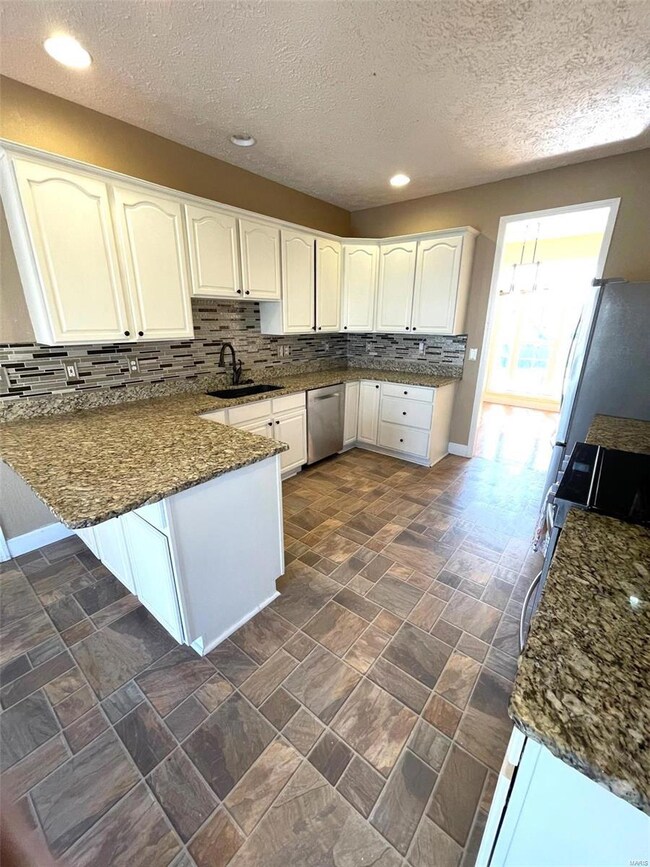 1014 Cypress Dr, Rolla, MO 65401 - photo 5