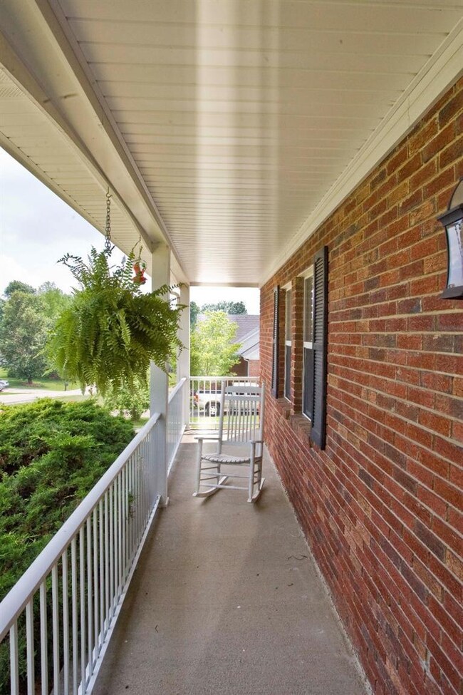 729 Winterhaven Ln, Frankfort, KY 40601 - photo 5