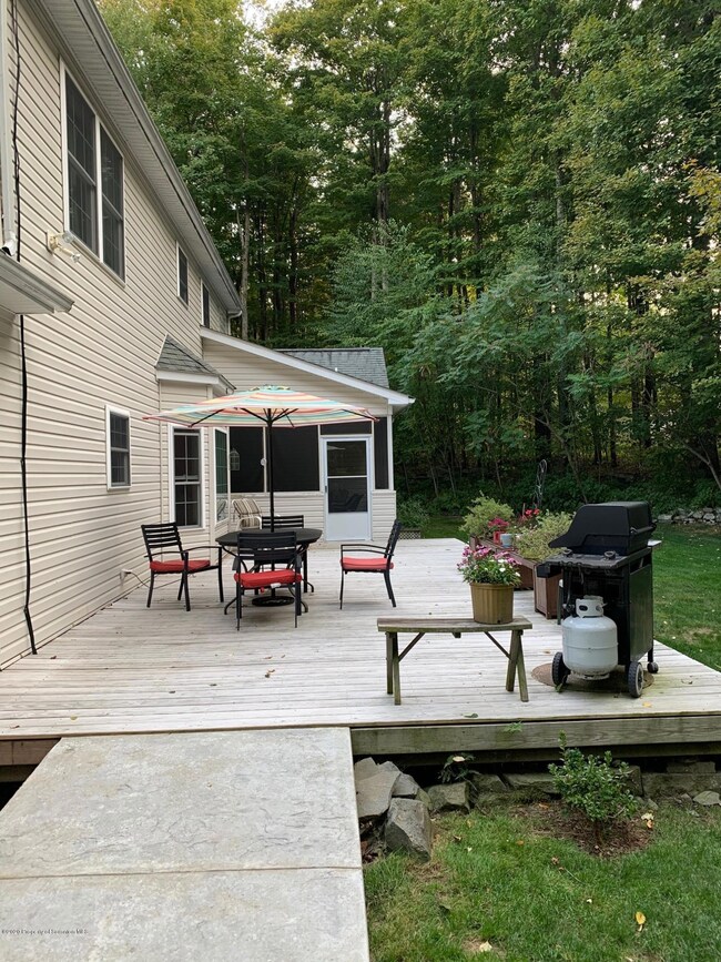 211 Freedom Way, Moscow, PA 18444 - photo 4