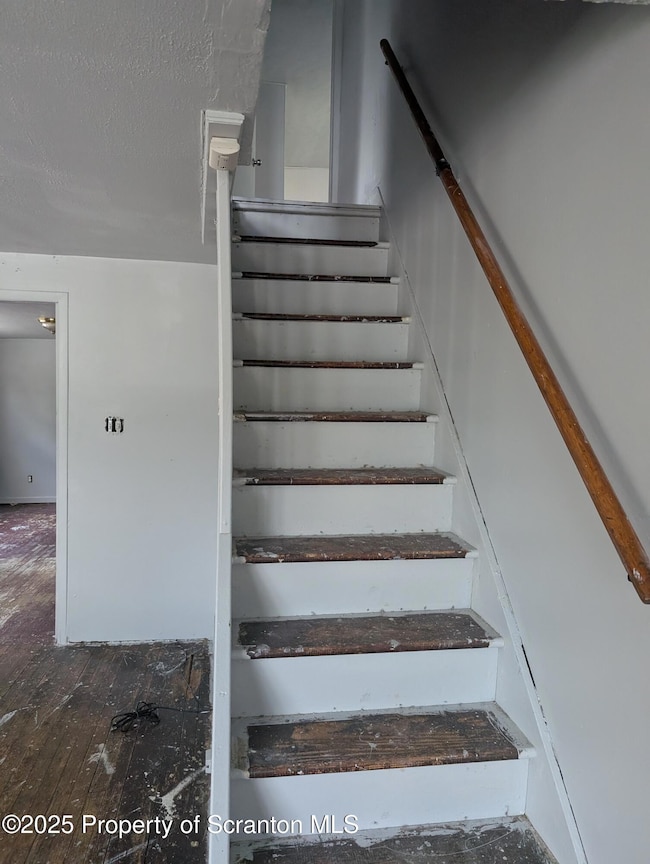 819 Luzerne St, Scranton, PA 18504 - photo 5