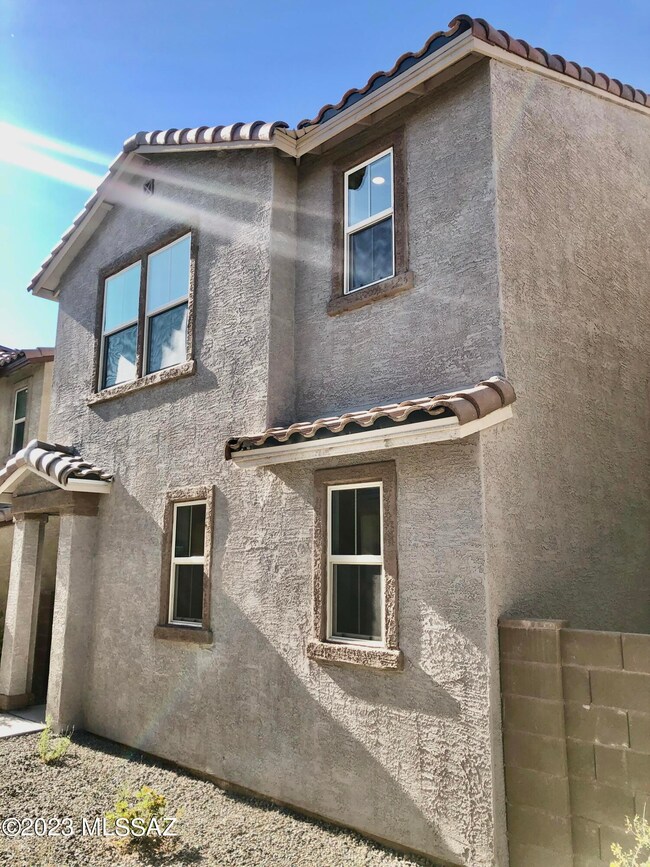 1124 E Ascent St, Tucson, AZ 85719 - photo 2