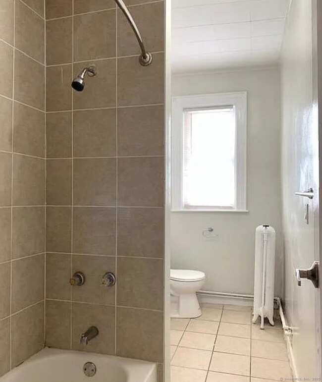 1589 Fairfield Ave unit f6, Bridgeport, CT 06605 - photo 2