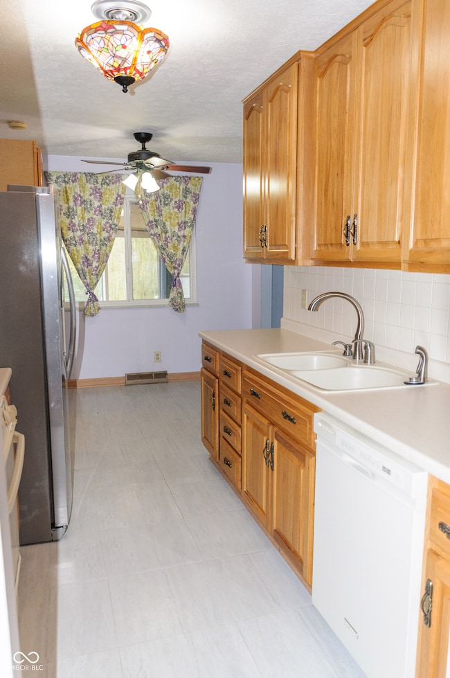 818 Orchard Ln, Greenwood, IN 46142 - photo 7