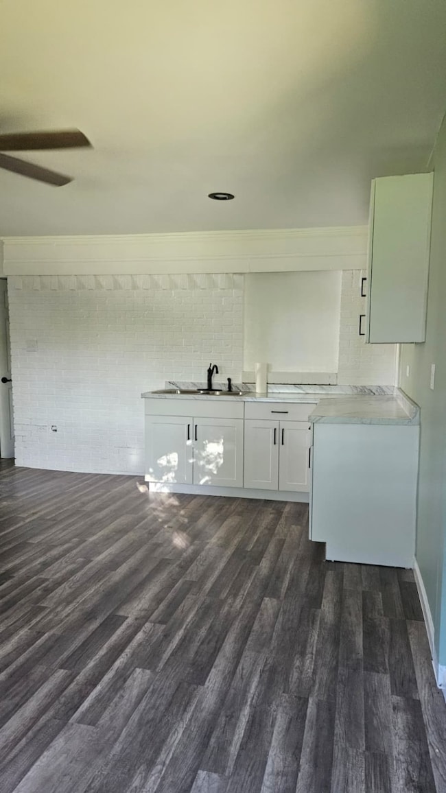 10033 Goodyear Dr unit B, Dallas, TX 75229 - photo 4