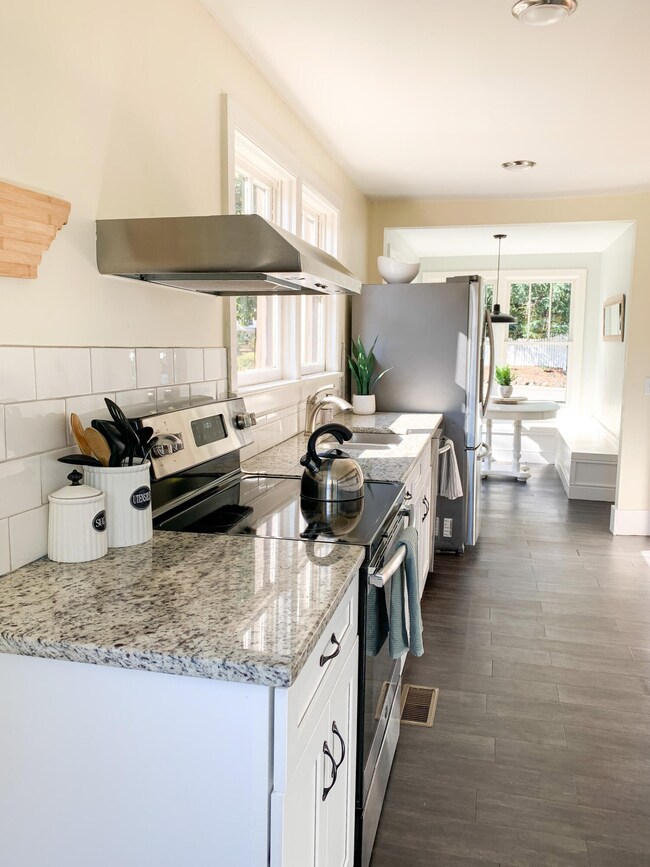 1124 S Crest Rd, Rossville, GA 30741 - photo 5