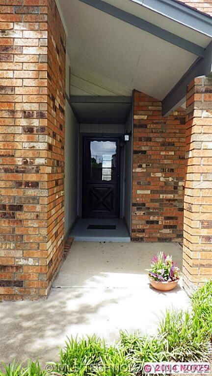 2704 W Honolulu St, Broken Arrow, OK 74012 - photo 2