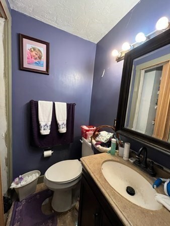 142 Apsley St, Hudson, MA 01749 - photo 5