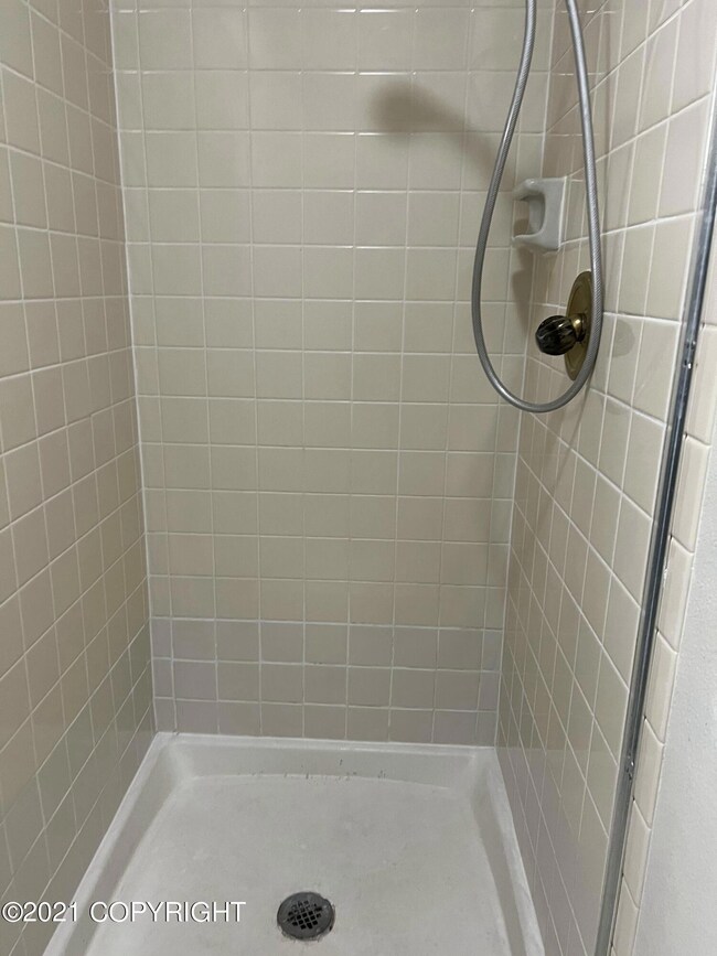 2420 Sentry Dr unit 1002, Anchorage, AK 99507 - photo 4