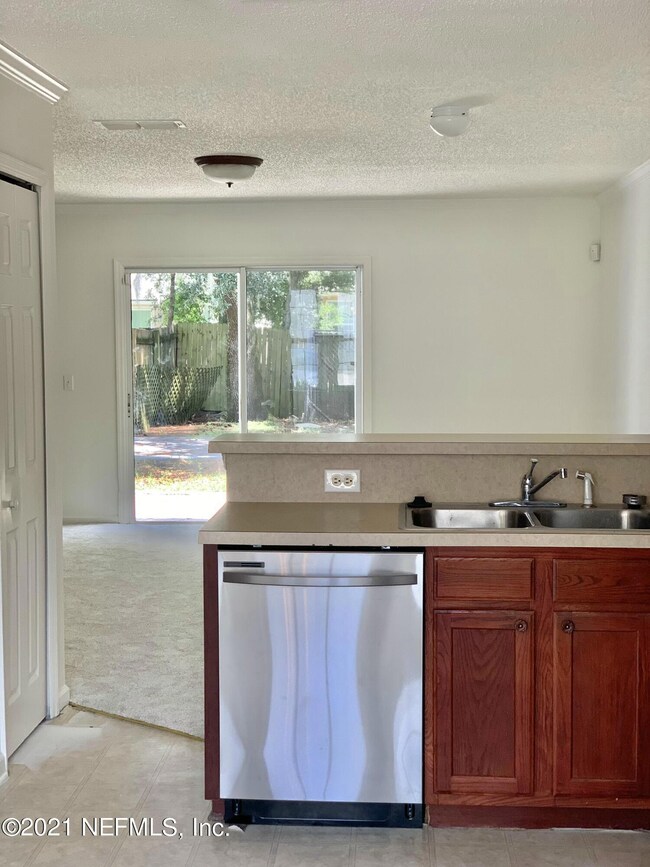 5875 Liska Dr, Jacksonville, FL 32244 - photo 4