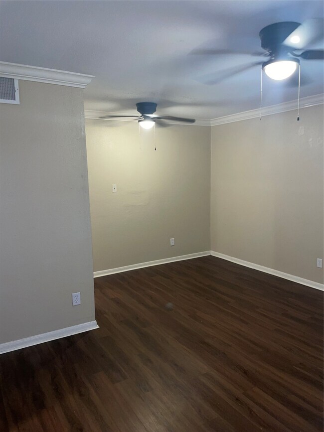 4710 Airport Blvd unit 206, Houston, TX 77048 - photo 2