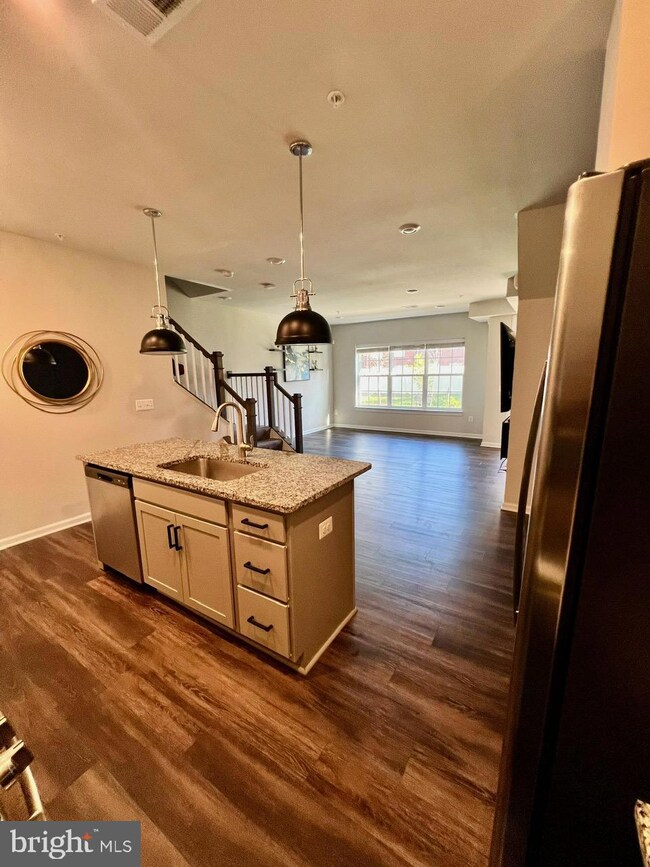 5548 Lanteen St, Seabrook, MD 20706 - photo 7