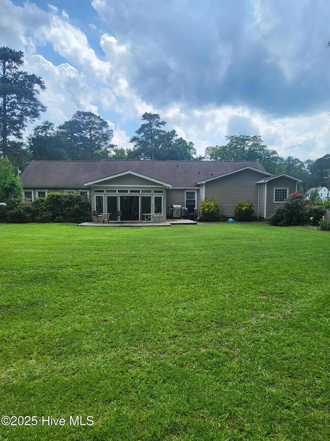 102 Pine St, Washington, NC 27889 - photo 5