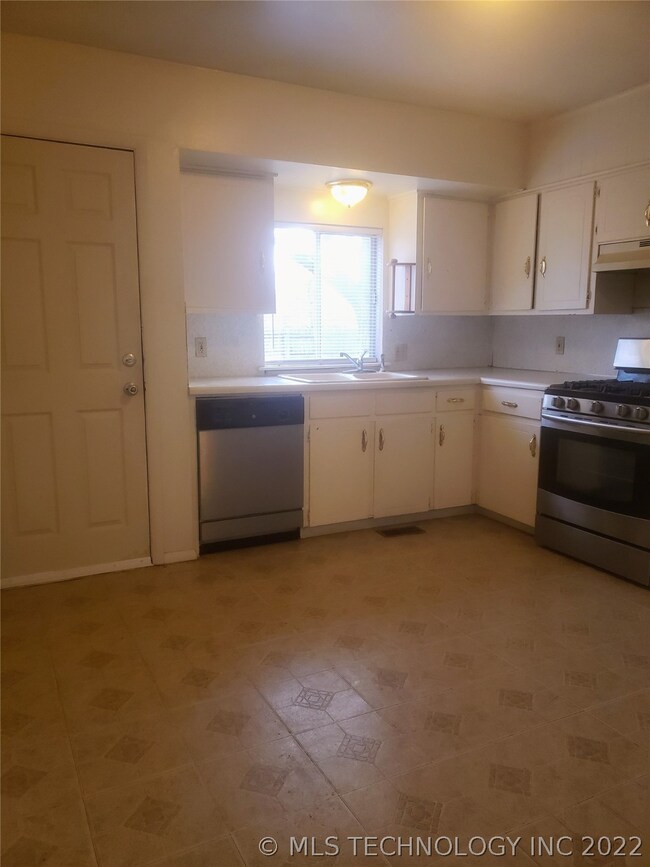 913 W El Paso Place, Broken Arrow, OK 74012 - photo 3