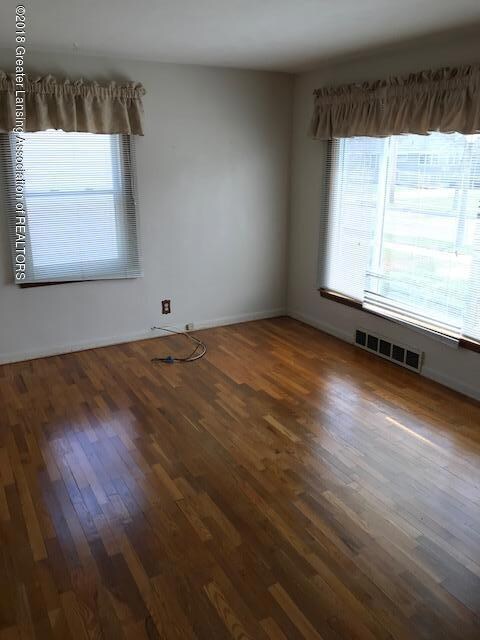 1902 Victor Ave, Lansing, MI 48910 - photo 2