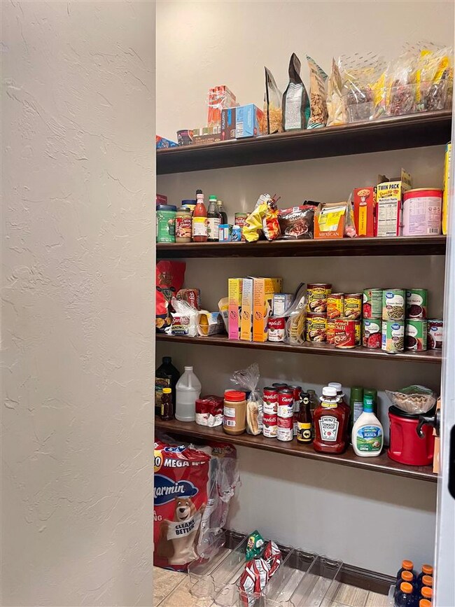 12234 Honey Badger Ln, Elgin, OK 73538 - photo 7