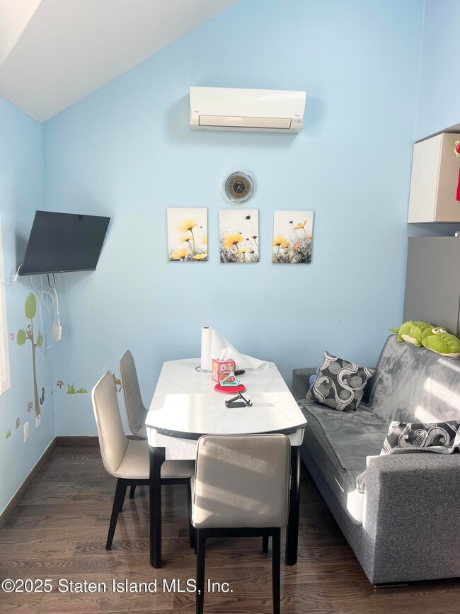 53 Piave Ave, Staten Island, NY 10305 - photo 4