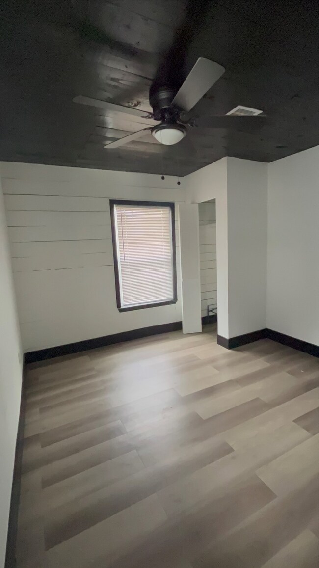 5617 Elysian St unit 6, Houston, TX 77009 - photo 2